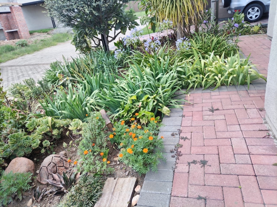 2 Bedroom Property for Sale in Waterval East North West